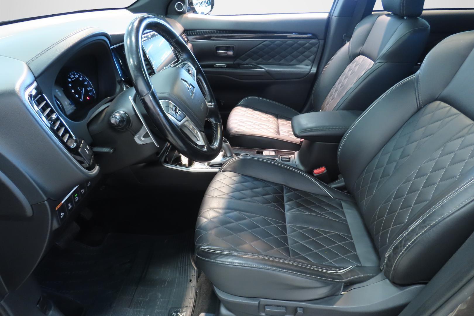 MITSUBISHI Outlander PHEV 2018