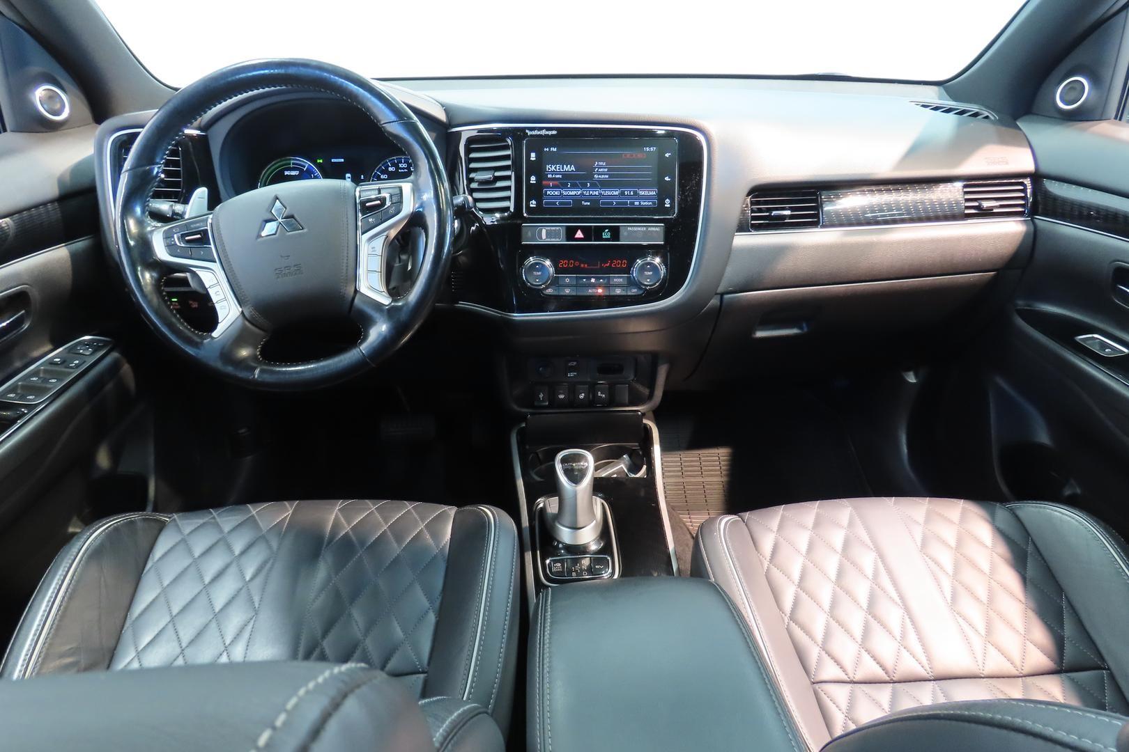 MITSUBISHI Outlander PHEV 2018