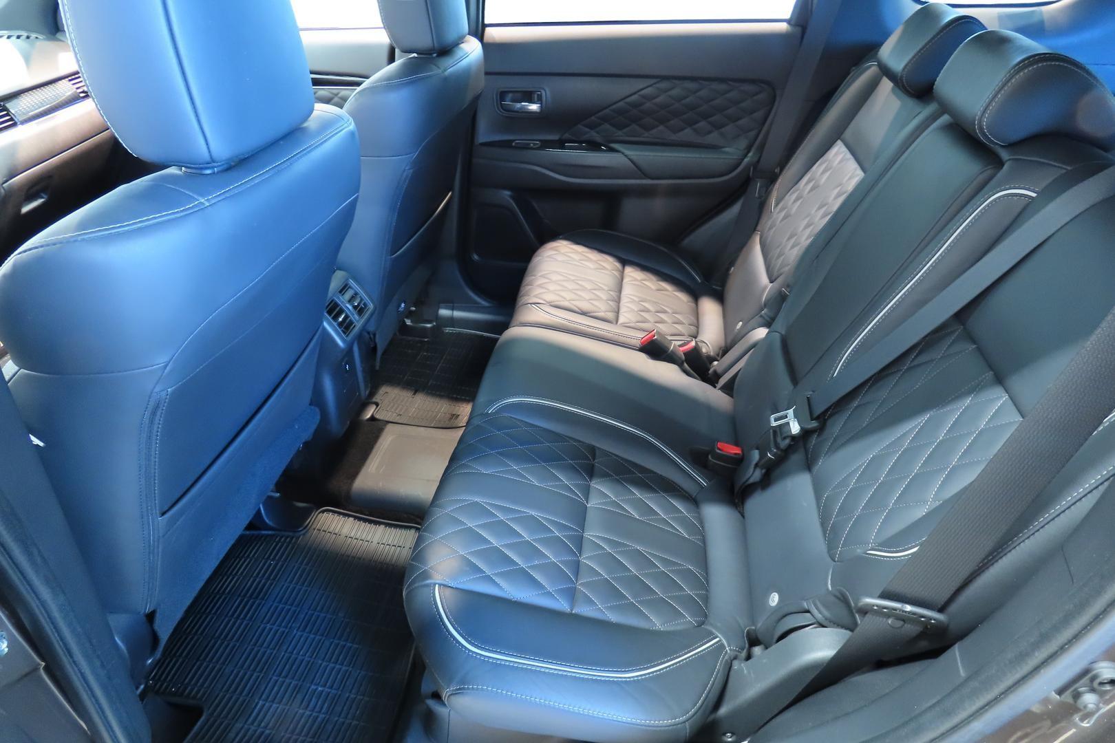 MITSUBISHI Outlander PHEV 2018