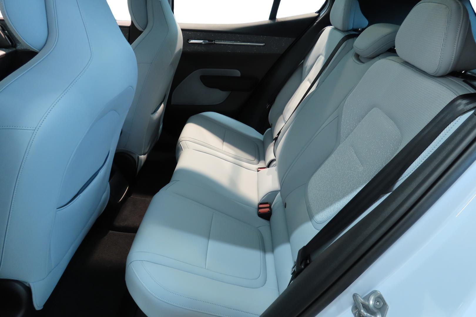 Volvo EX30 2024