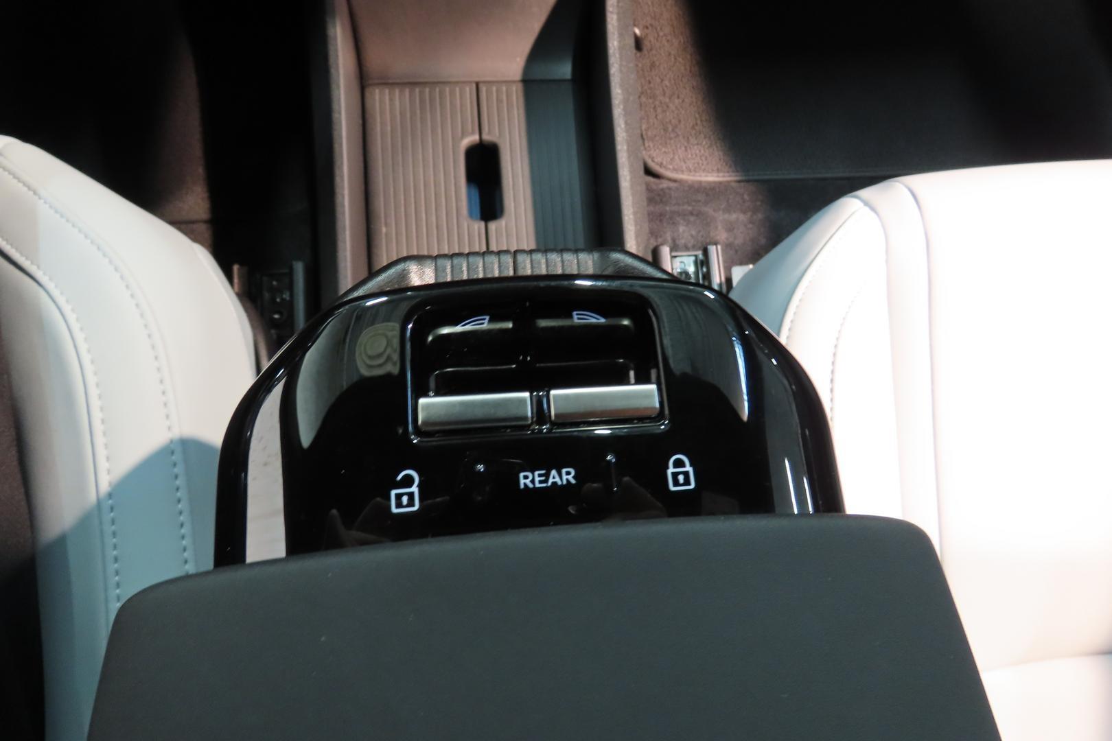 Volvo EX30 2024