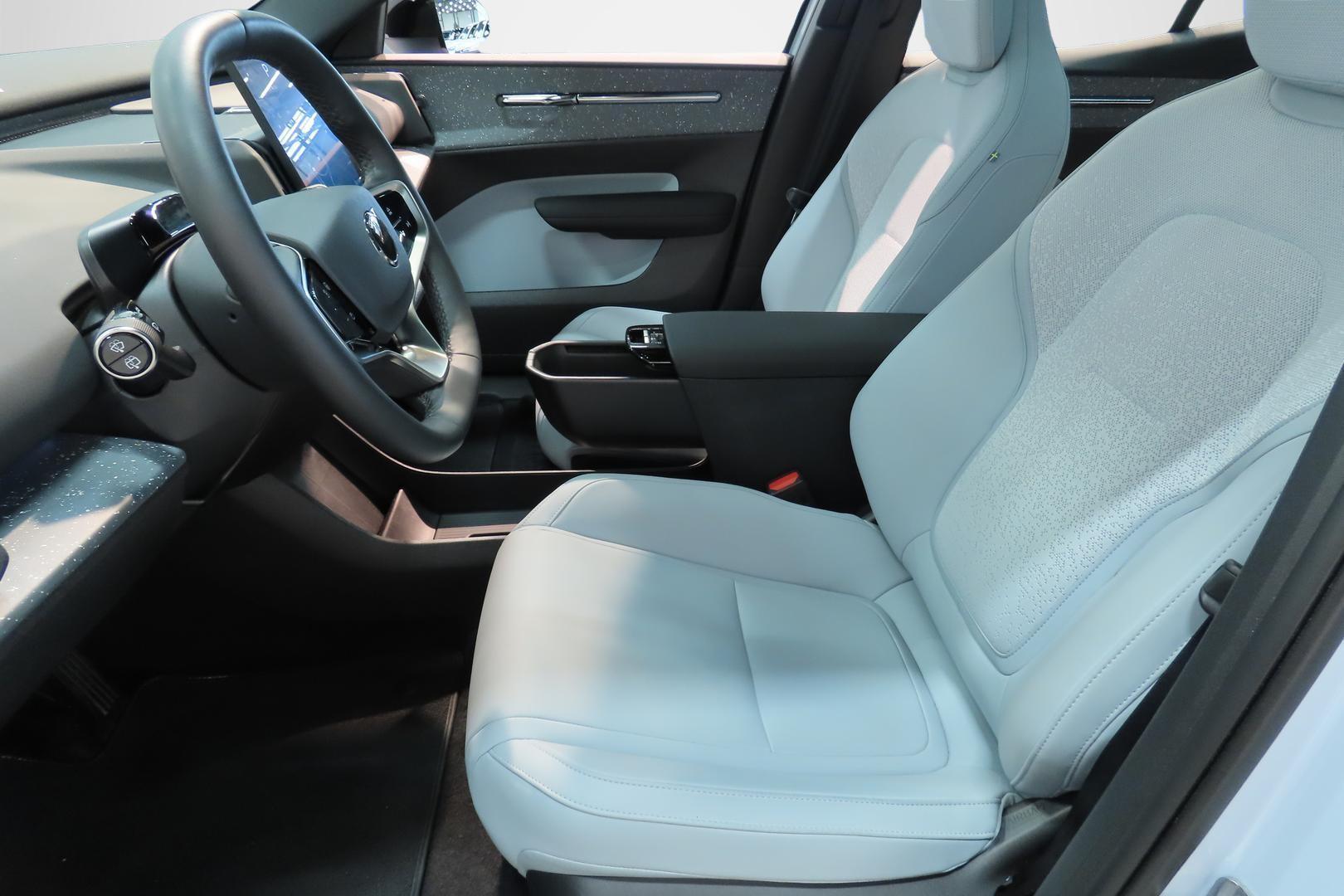 Volvo EX30 2024