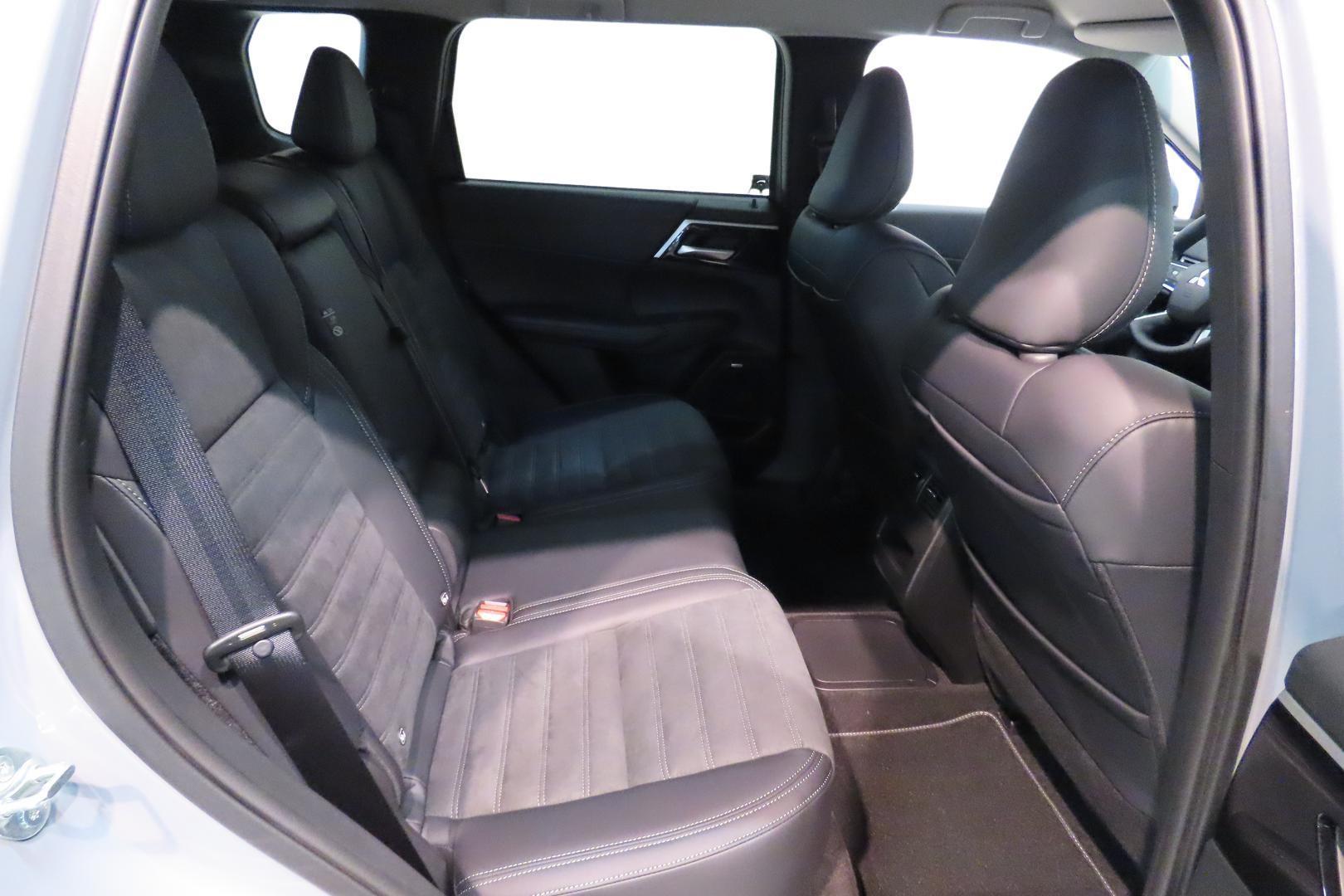 Mitsubishi Outlander 2025