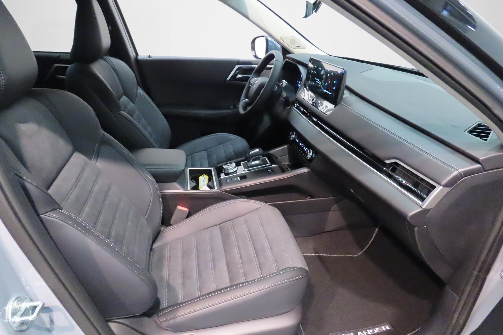 Mitsubishi Outlander 2025