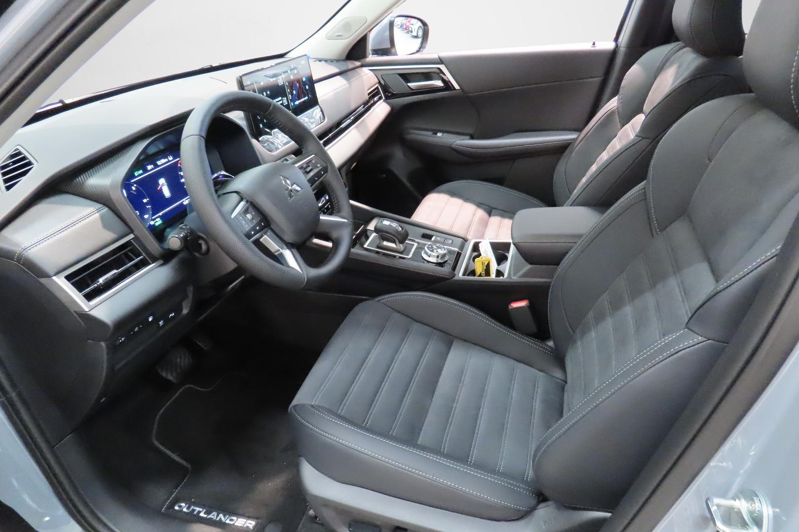 Mitsubishi Outlander 2025