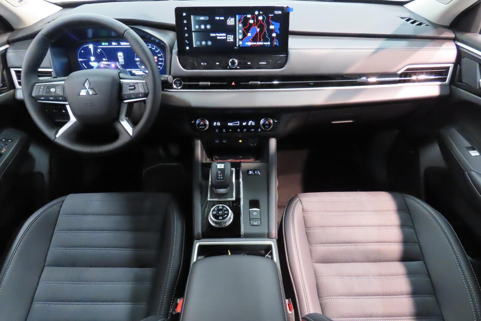 Mitsubishi Outlander 2025