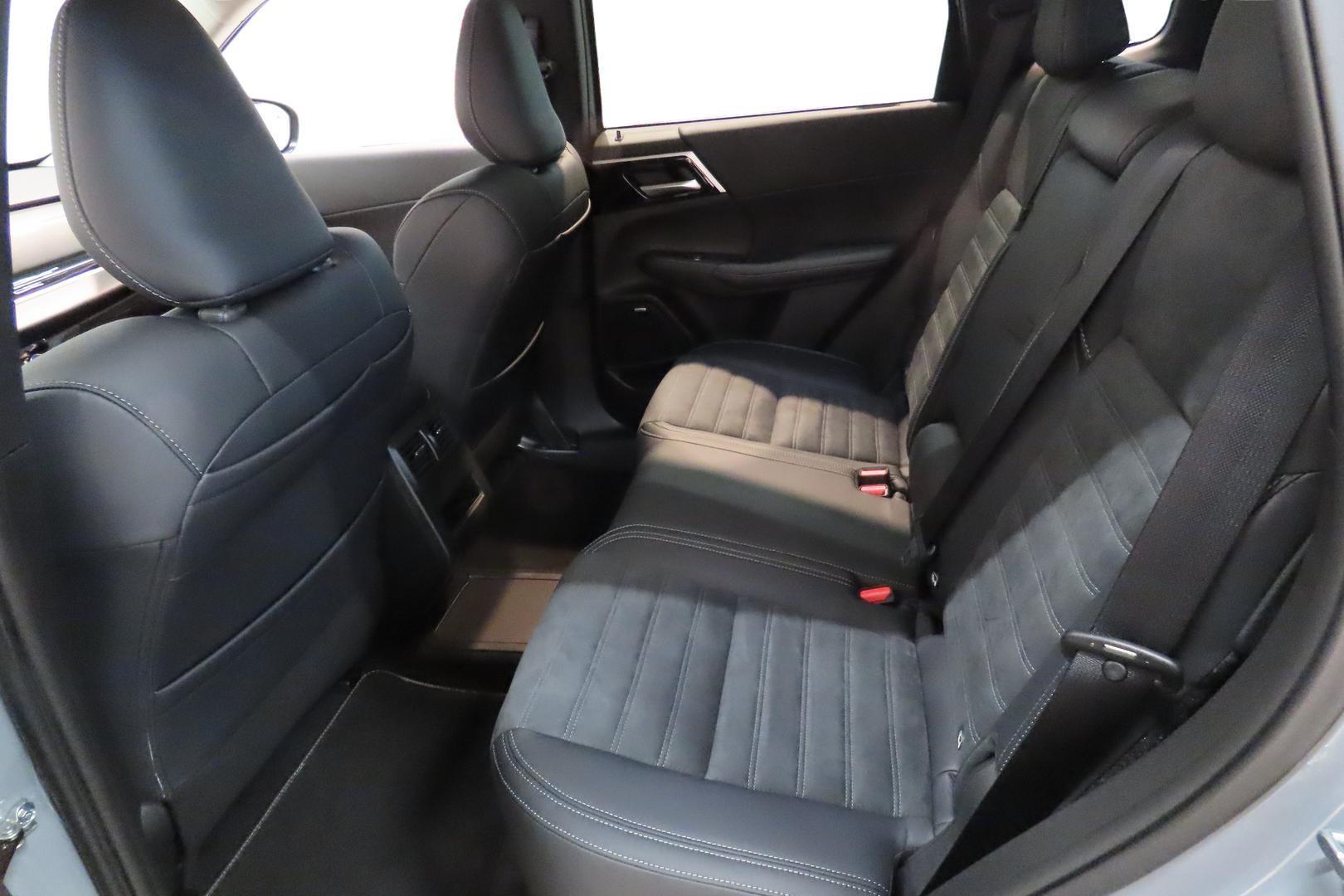 Mitsubishi Outlander 2025