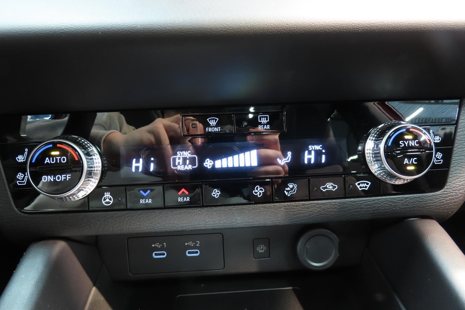 MITSUBISHI OUTLANDER 2026