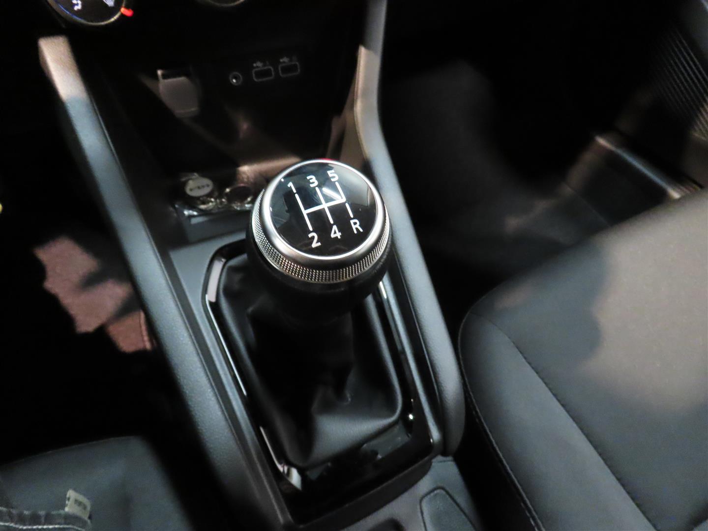 Mitsubishi Colt 2025