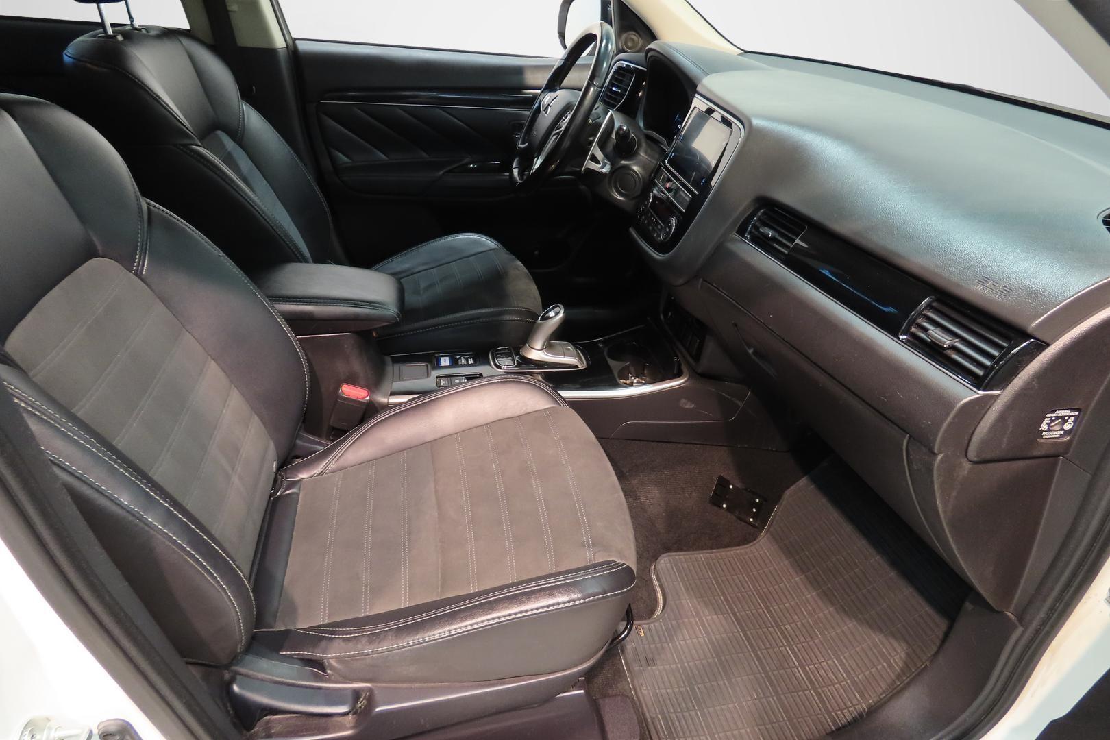 Mitsubishi Outlander PHEV 2019