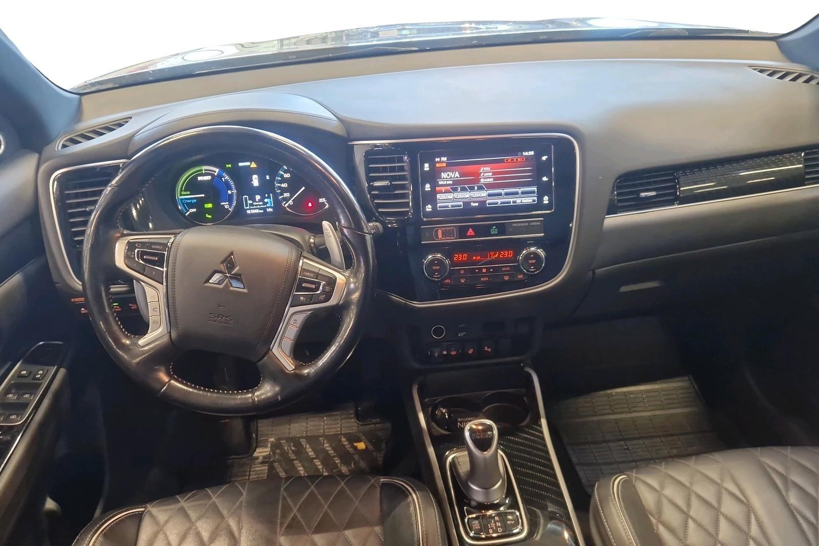 Mitsubishi Outlander PHEV 3