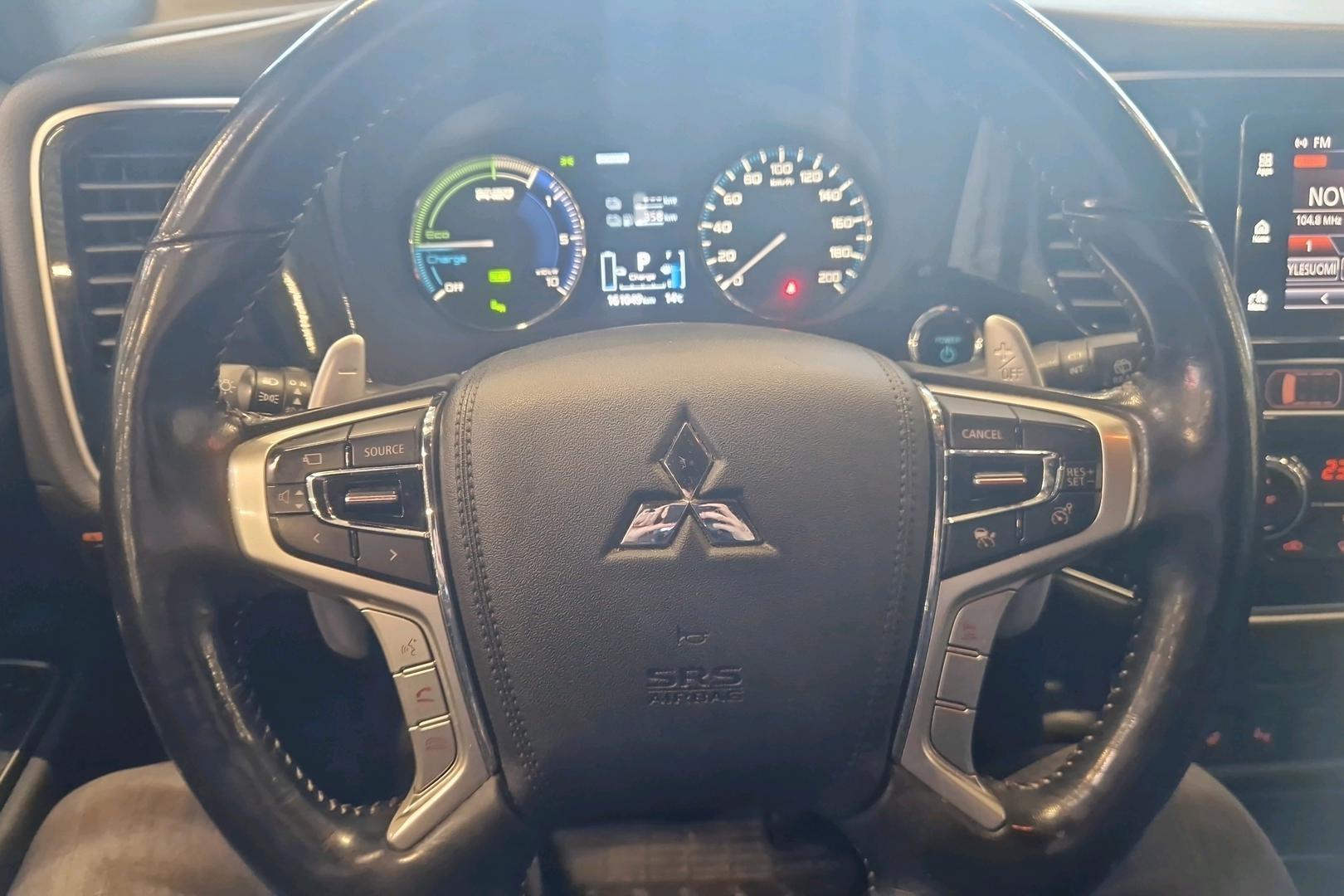 Mitsubishi Outlander PHEV 9