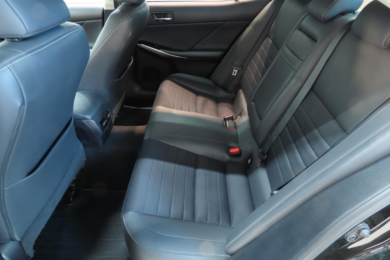 Lexus IS 2015