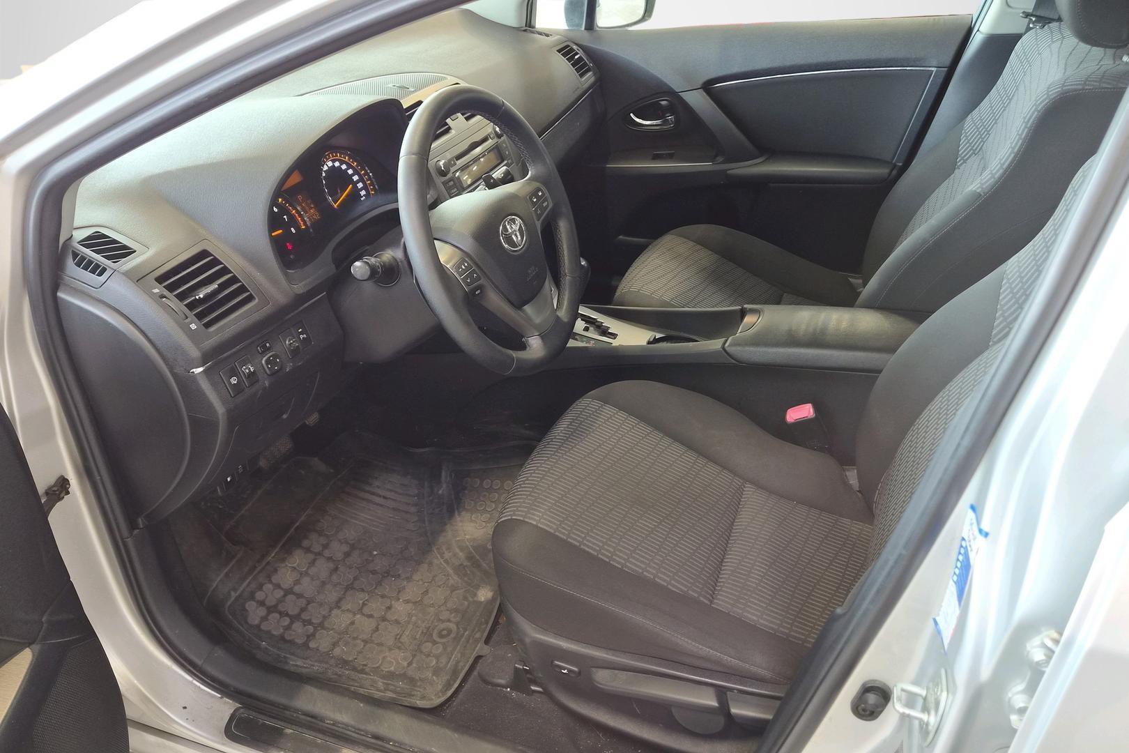 Toyota Avensis 2010