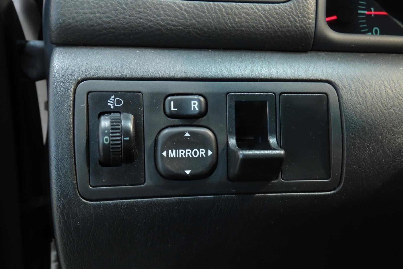 TOYOTA Corolla 2004