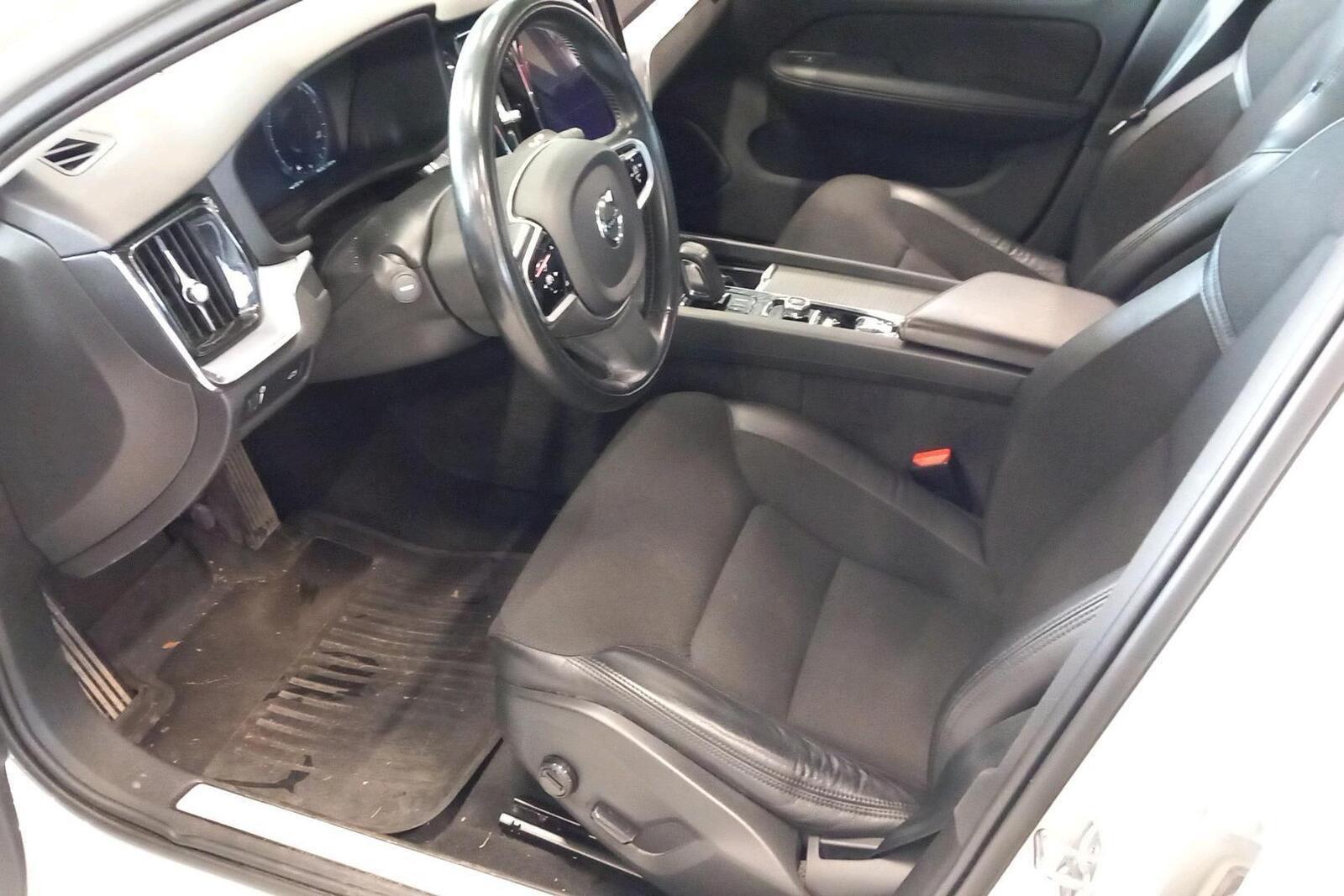 Volvo V60 2021