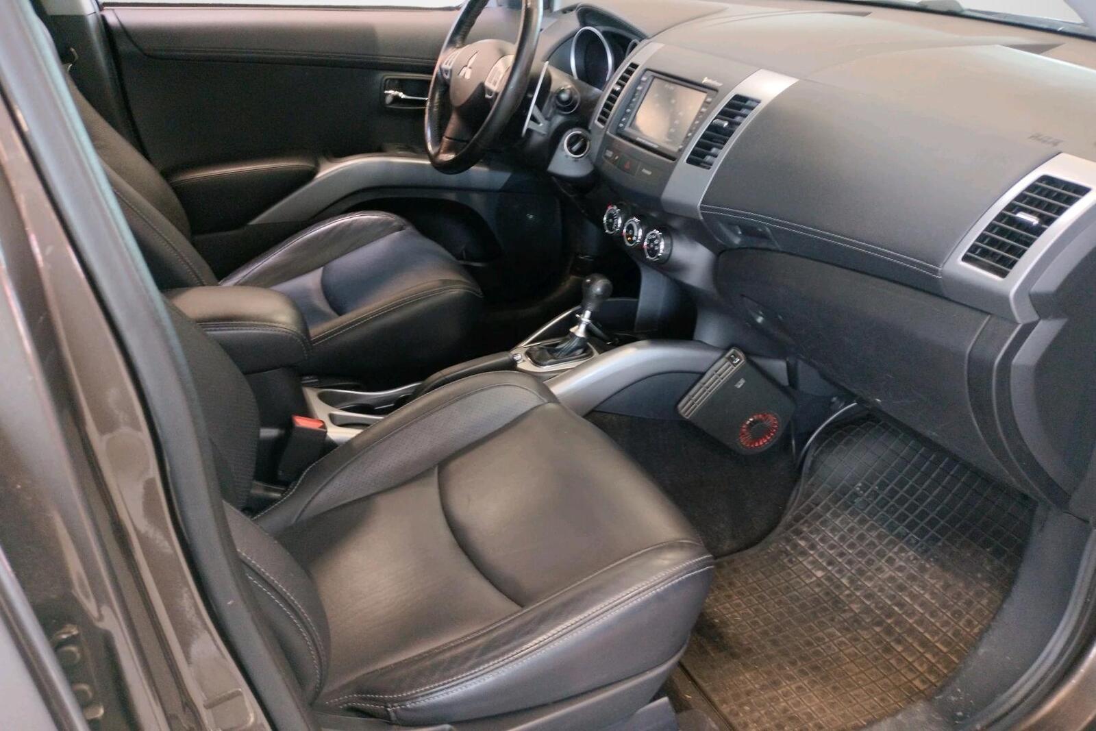 Mitsubishi Outlander 2012