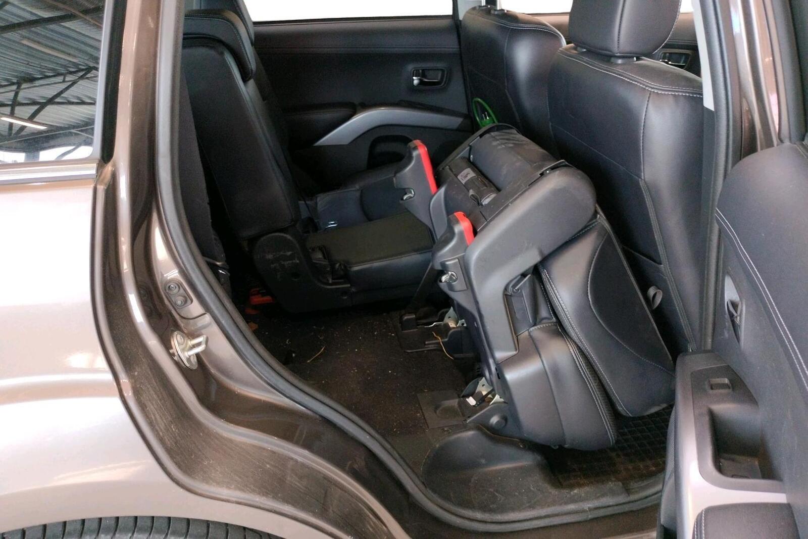 Mitsubishi Outlander 2012
