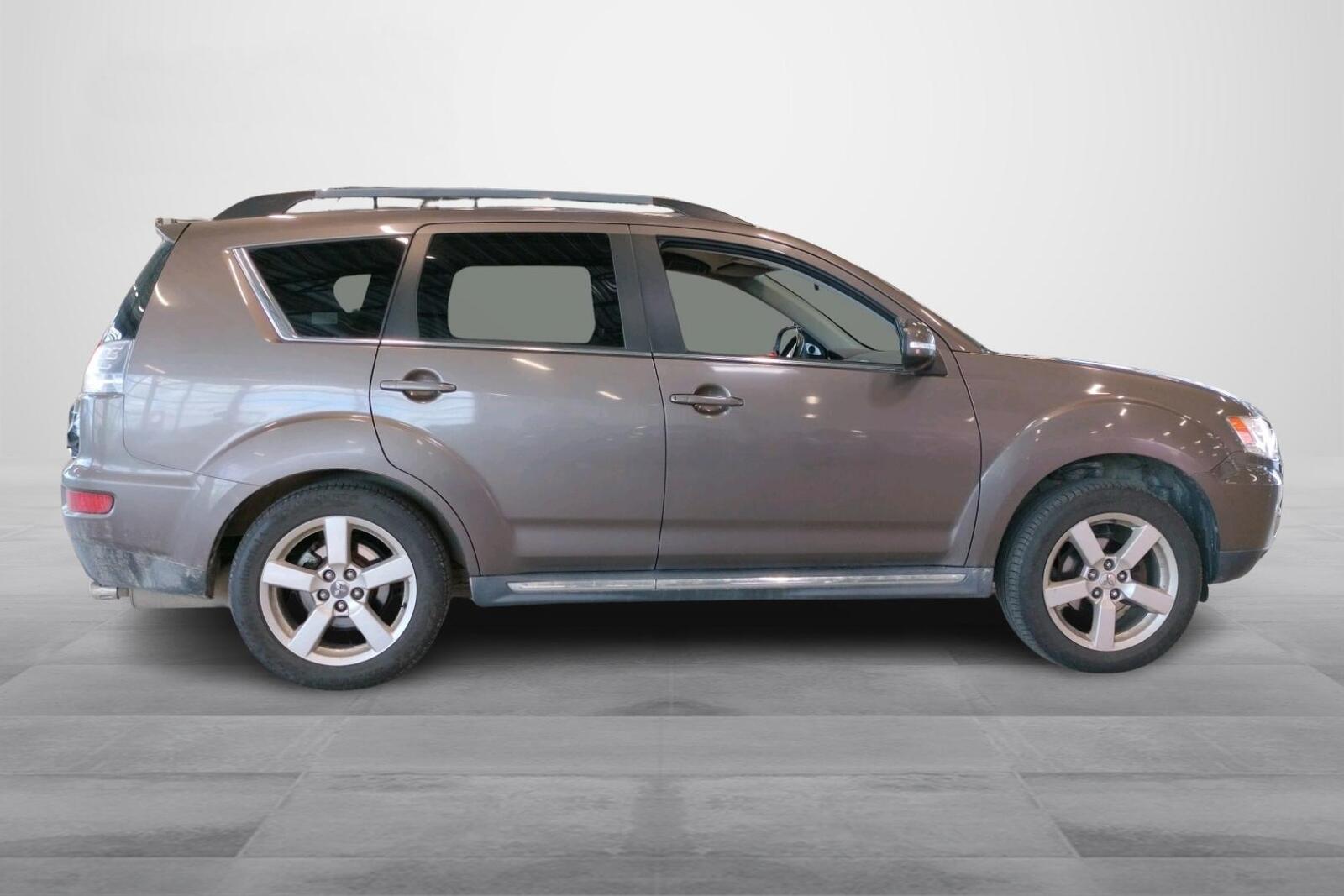 Mitsubishi Outlander 2012