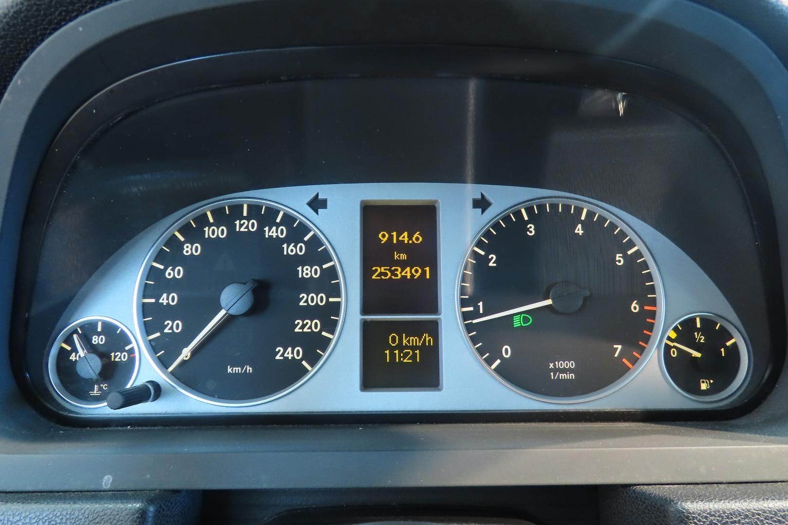 MERCEDES-BENZ B 2009