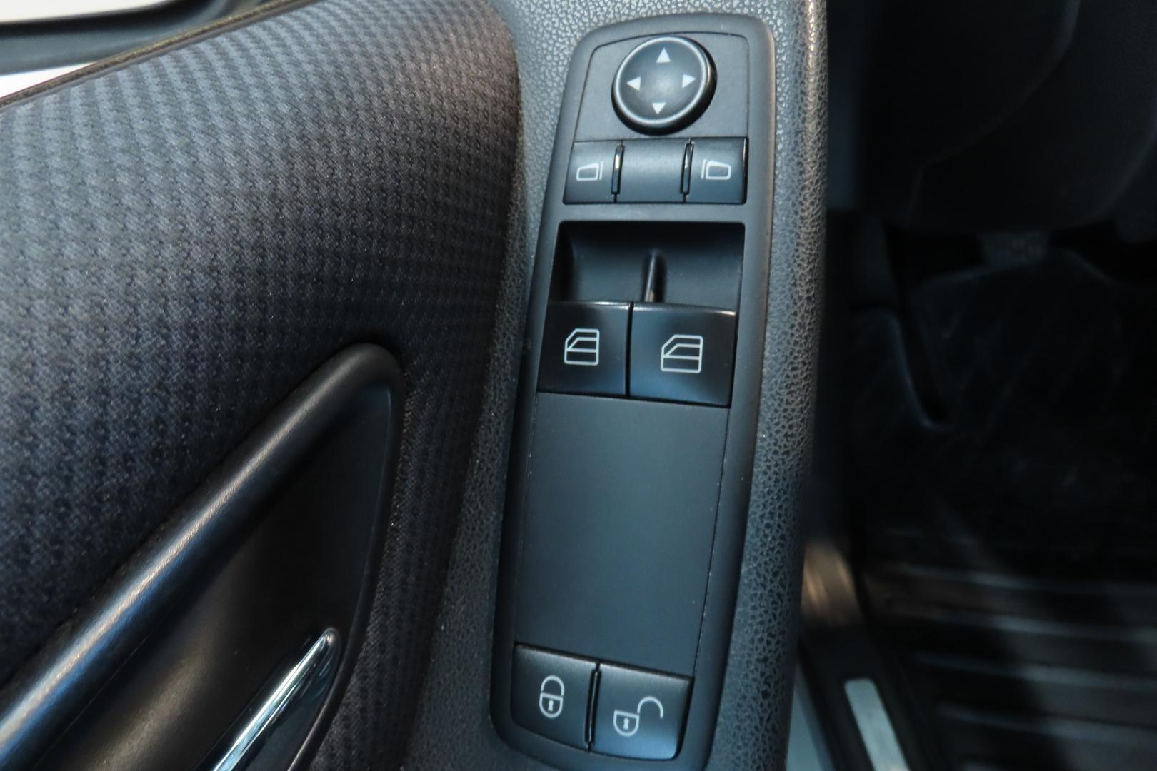 MERCEDES-BENZ B 2009