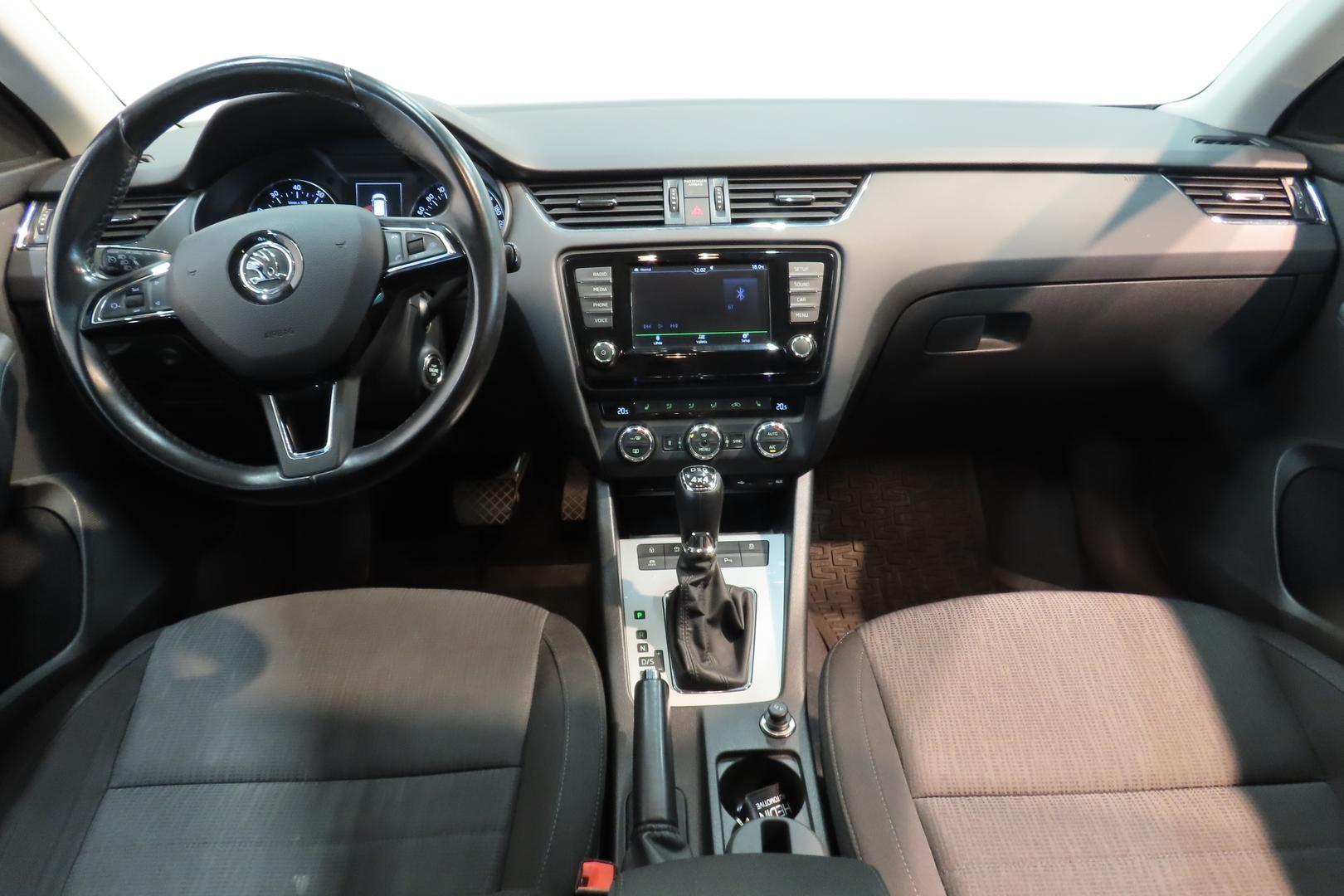 SKODA OCTAVIA 10