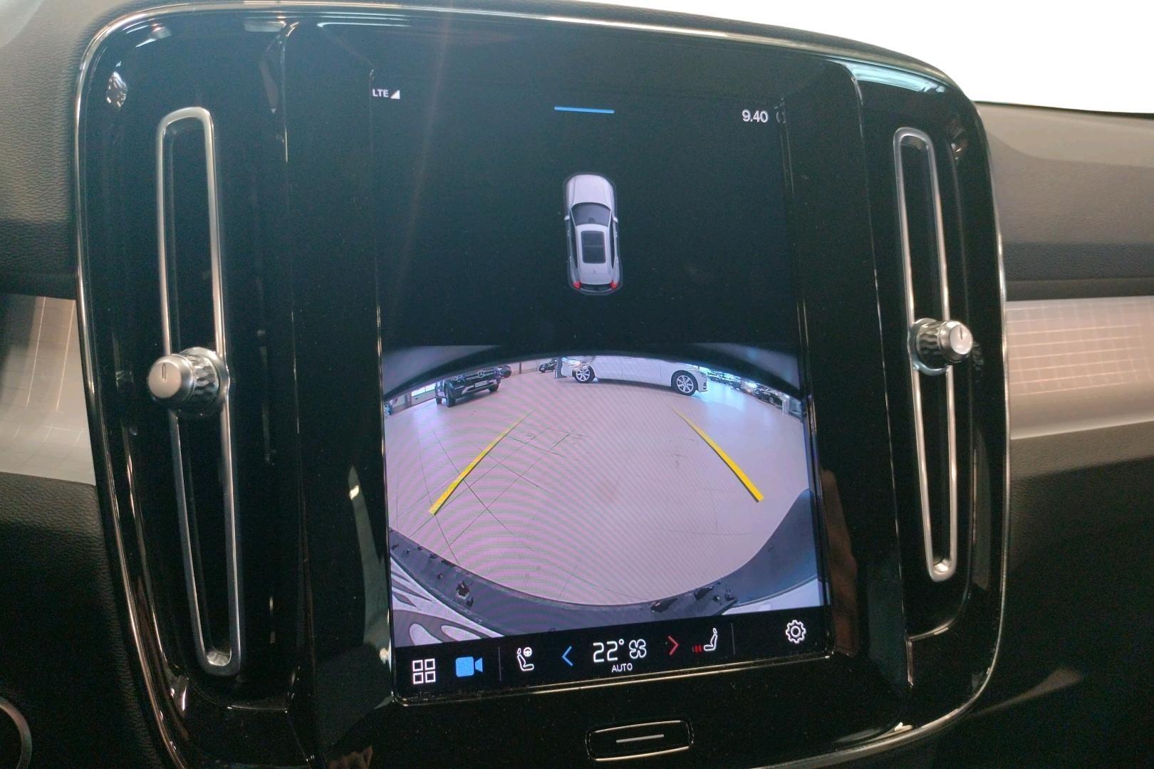 VOLVO XC40 2022