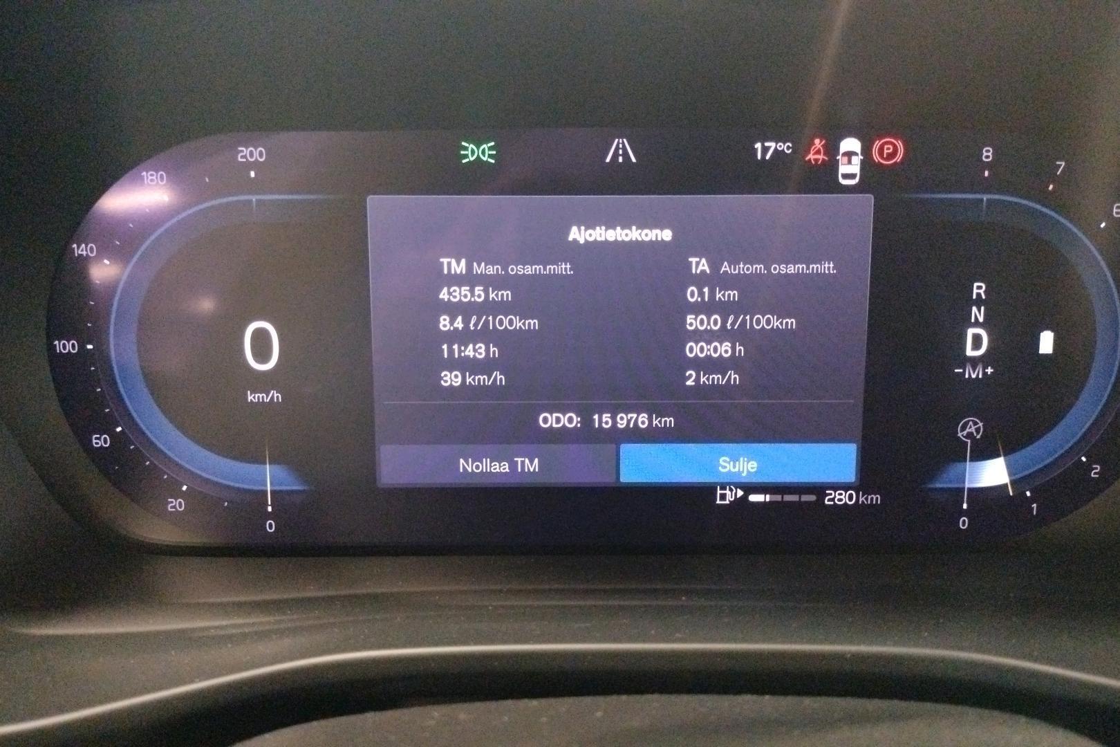 VOLVO XC40 2022