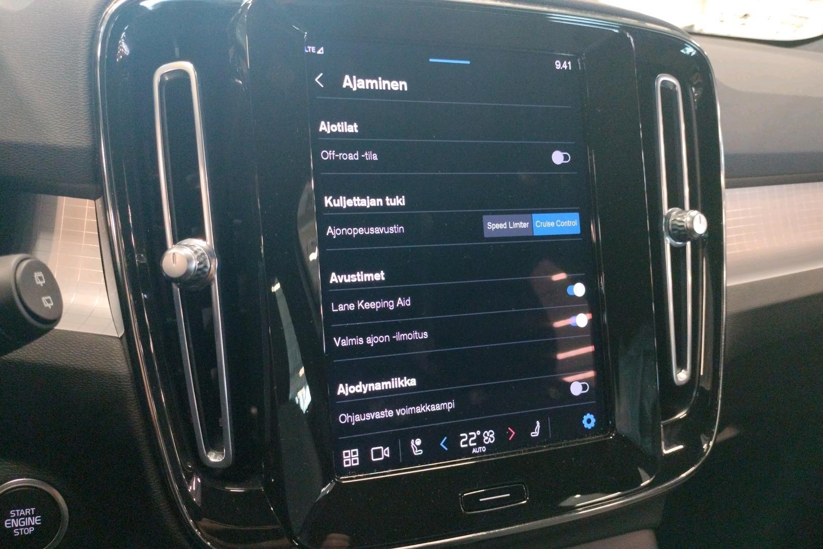 VOLVO XC40 2022
