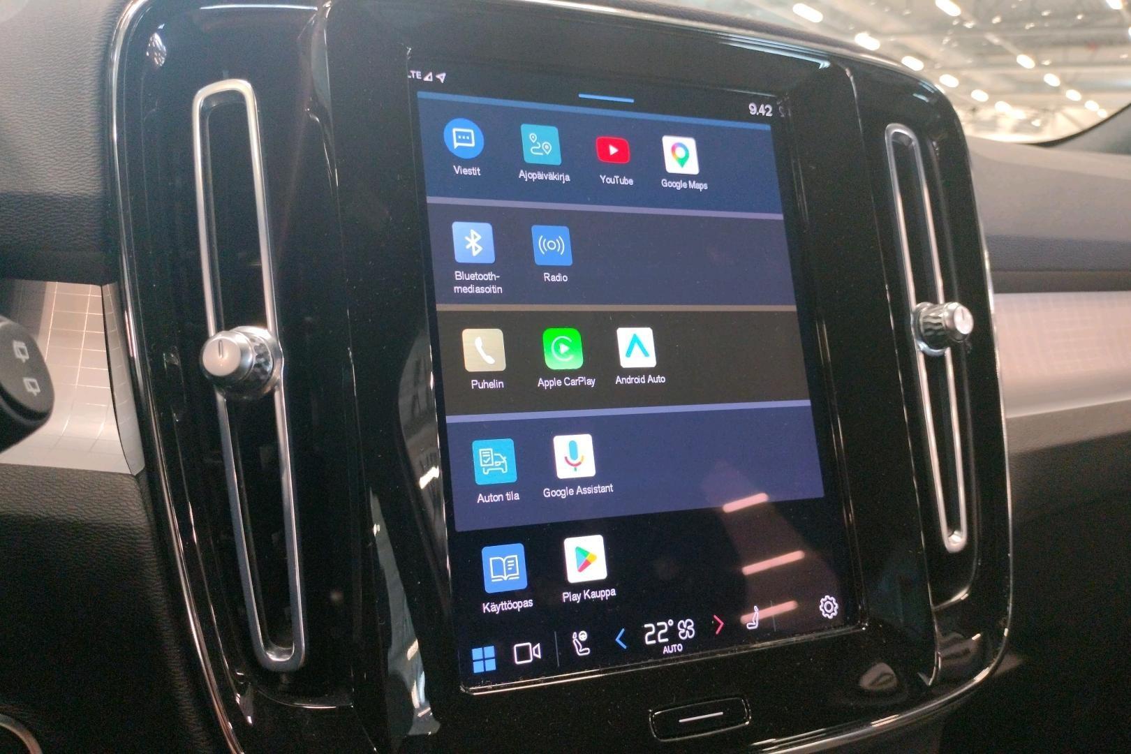 VOLVO XC40 2022