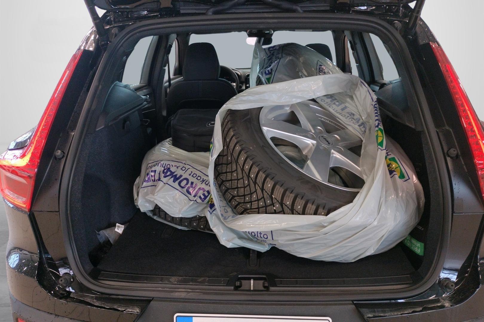 VOLVO XC40 2022