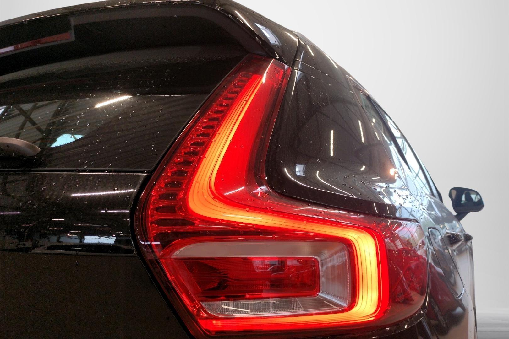 VOLVO XC40 2022