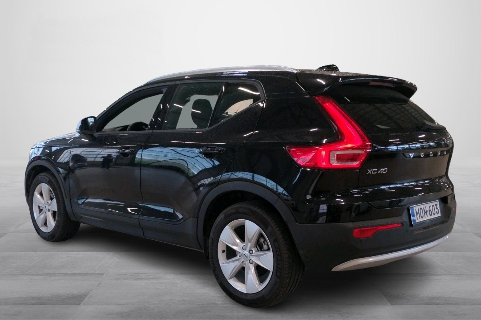 VOLVO XC40 2022