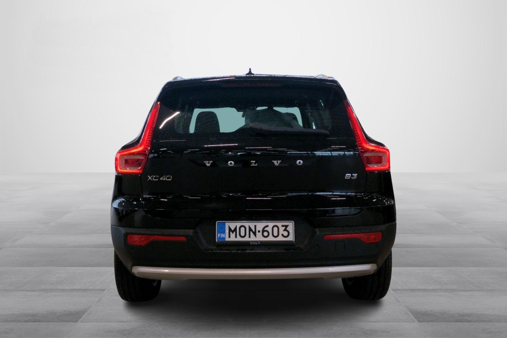 VOLVO XC40 2022