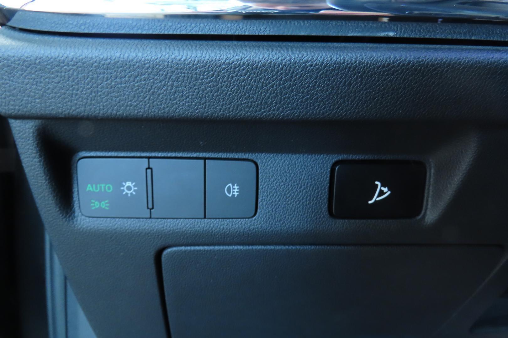 SKODA Enyaq 2023