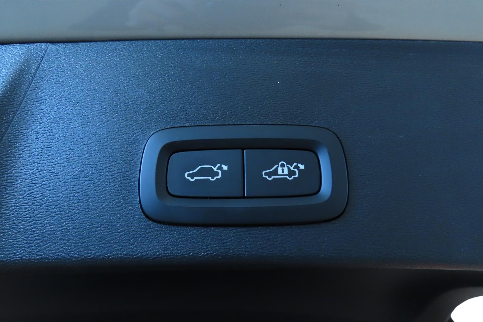 Volvo XC40 2024