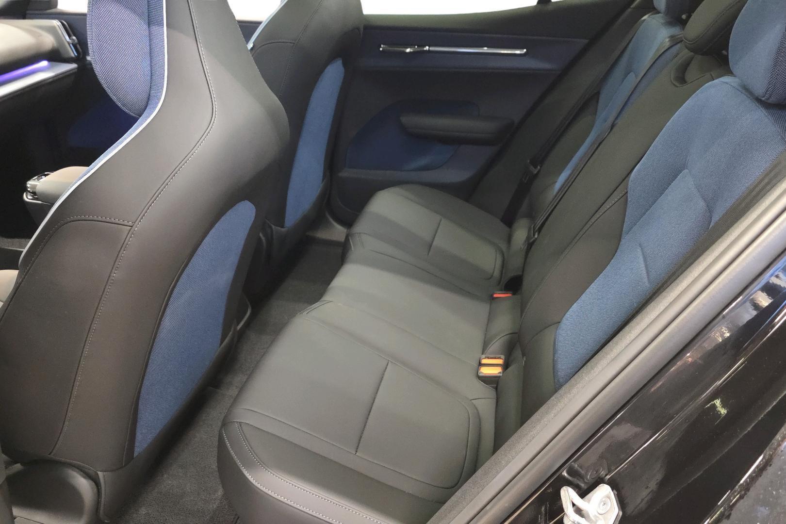 Volvo EX30 Cross Country 2025