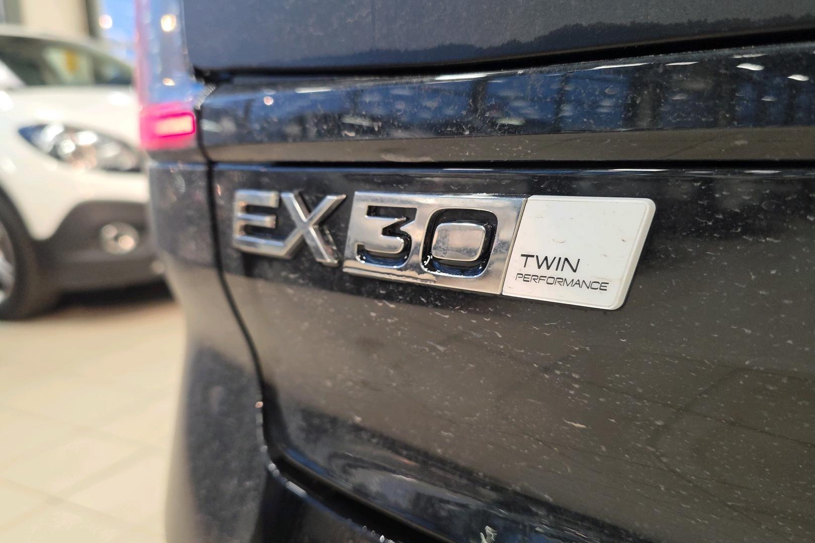 Volvo EX30 Cross Country 2025