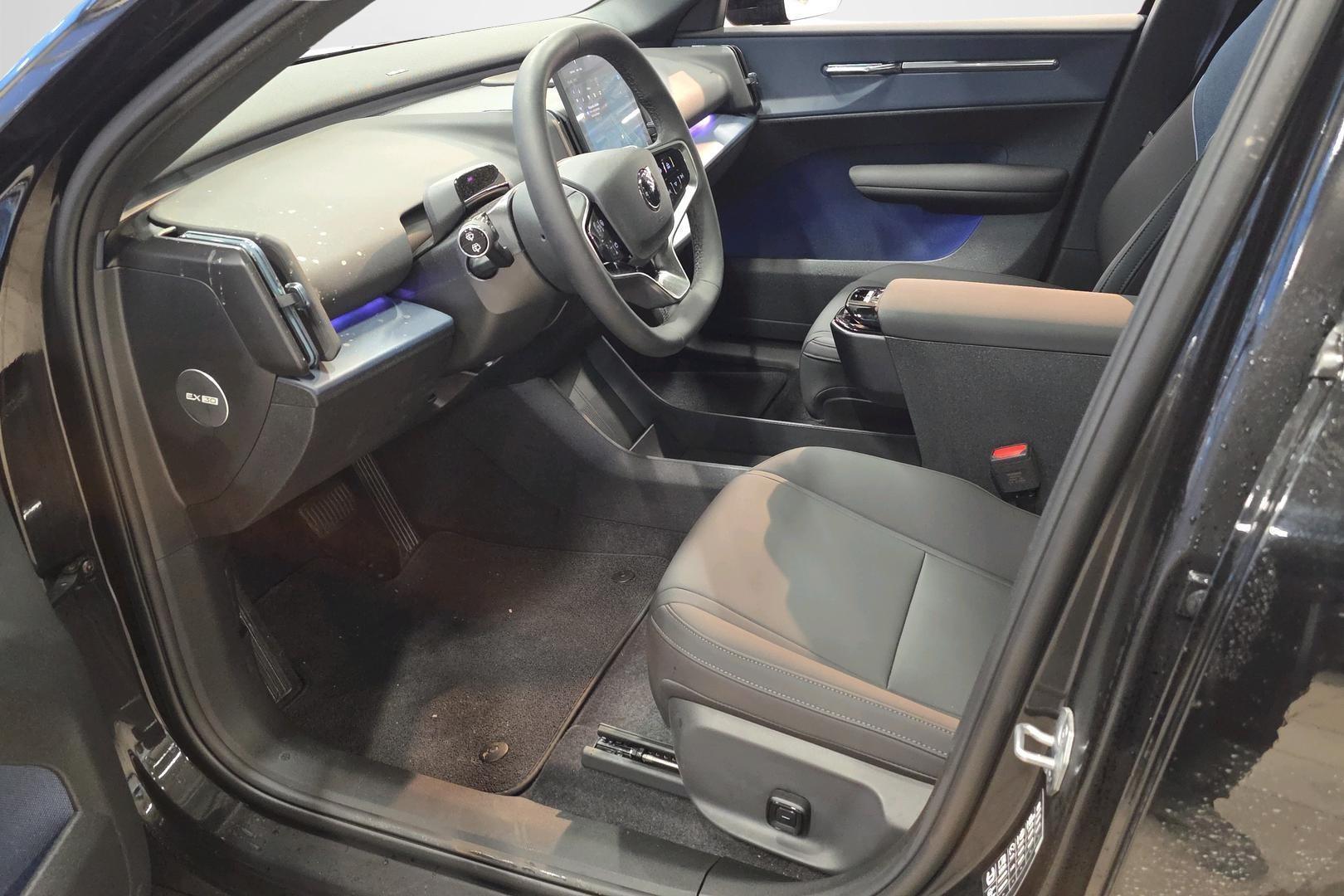 Volvo EX30 Cross Country 2025