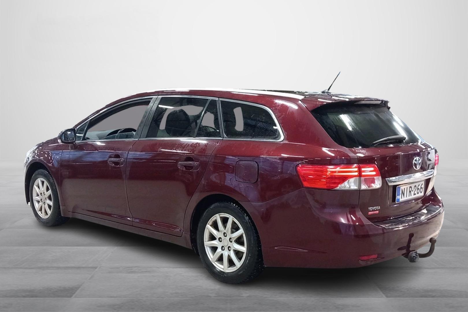Toyota Avensis 2013