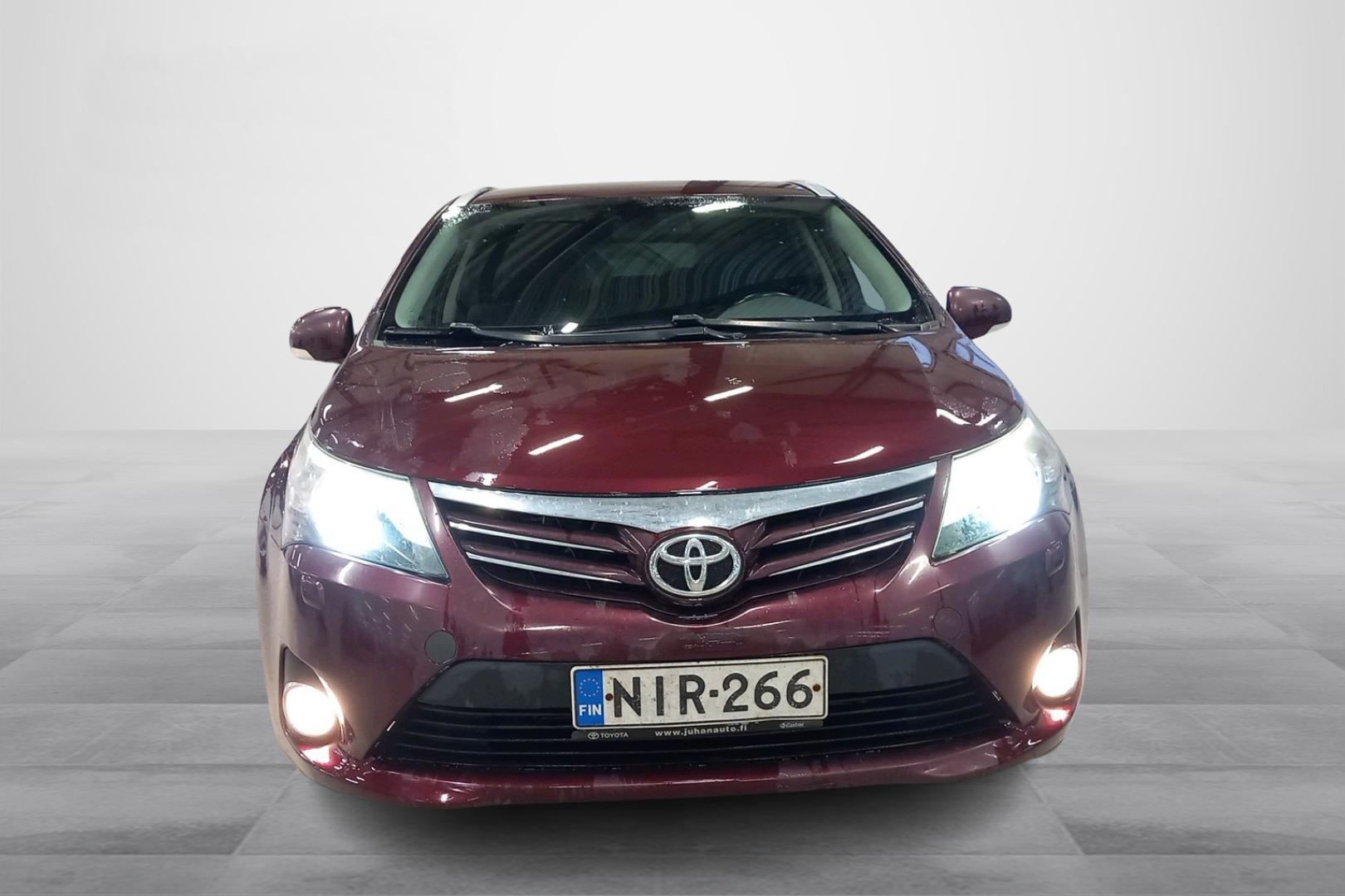Toyota Avensis 2013