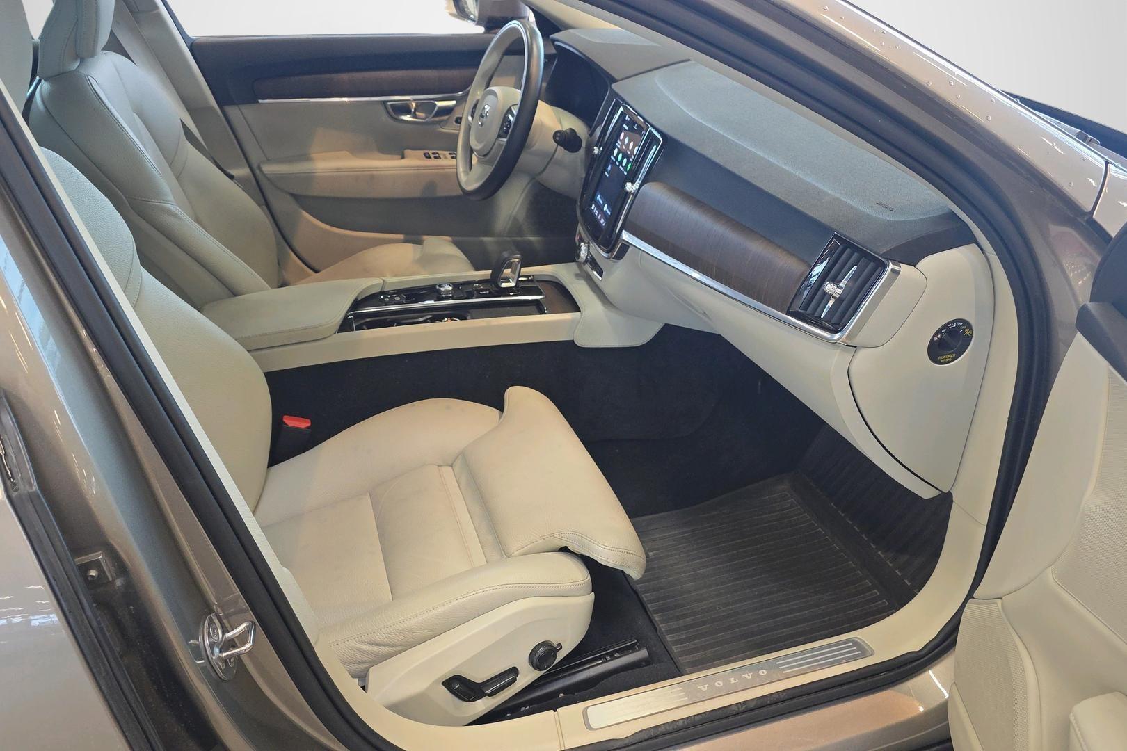Volvo V90 Cross Country 2022