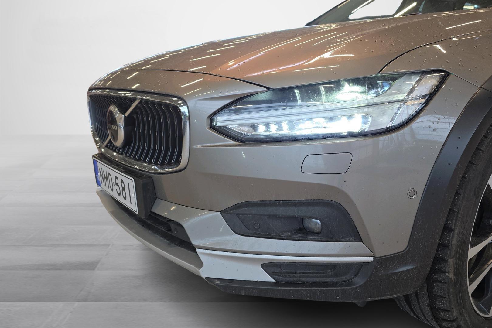 Volvo V90 Cross Country 2022