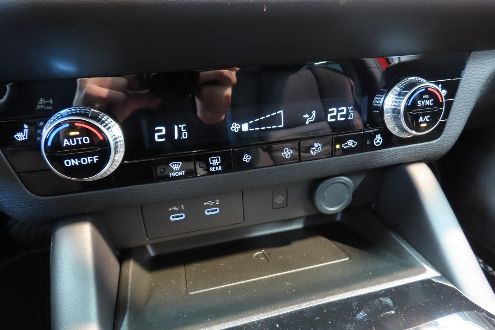 MITSUBISHI OUTLANDER 2026