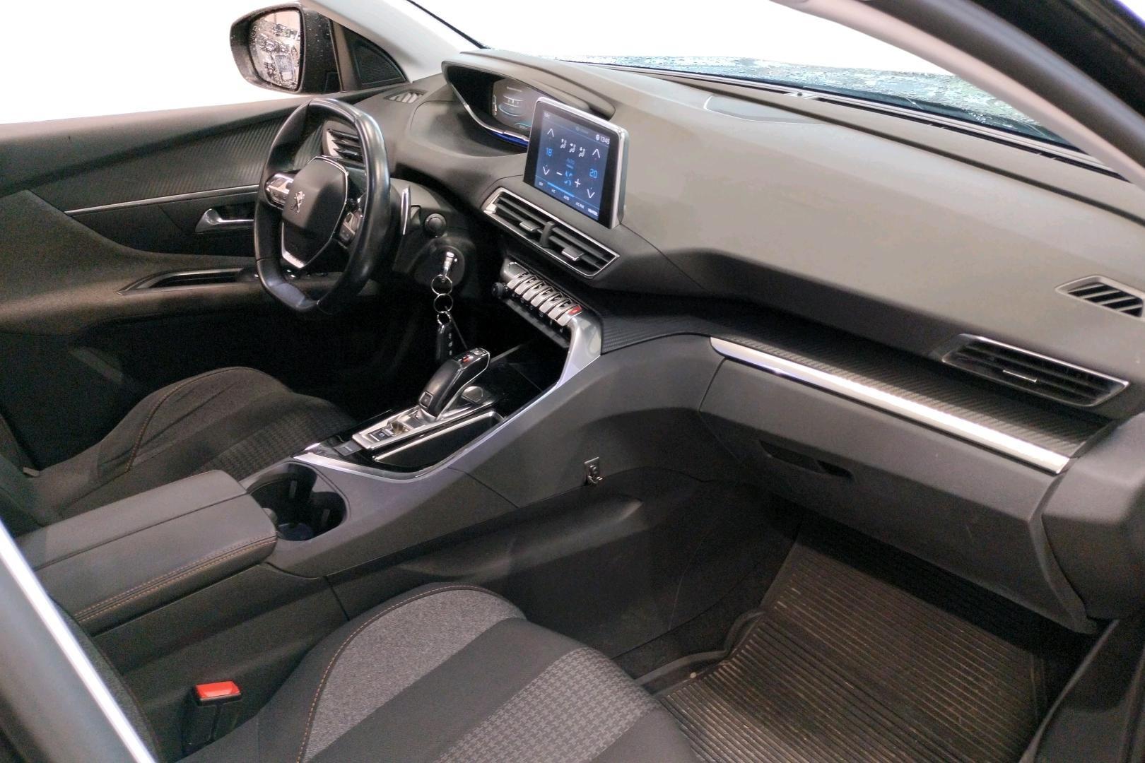 PEUGEOT 3008 2017