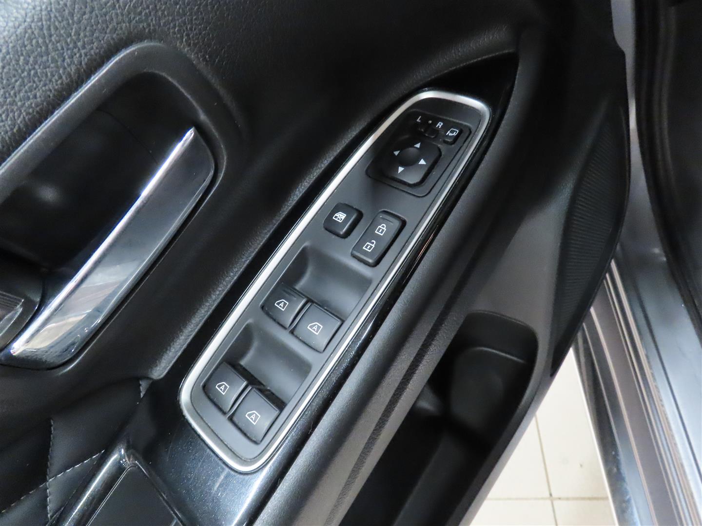 Mitsubishi Outlander PHEV 2020