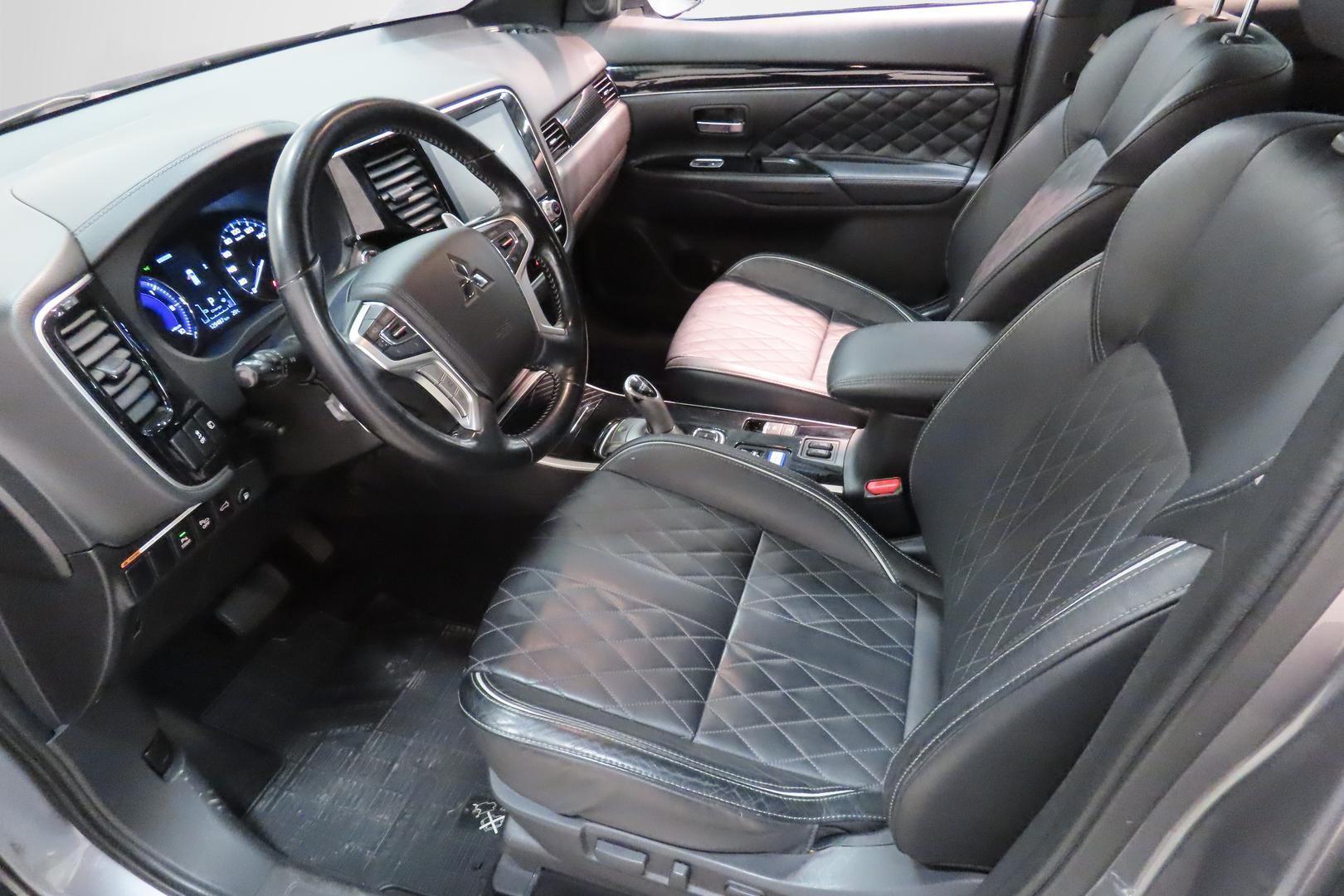 Mitsubishi Outlander PHEV 2020