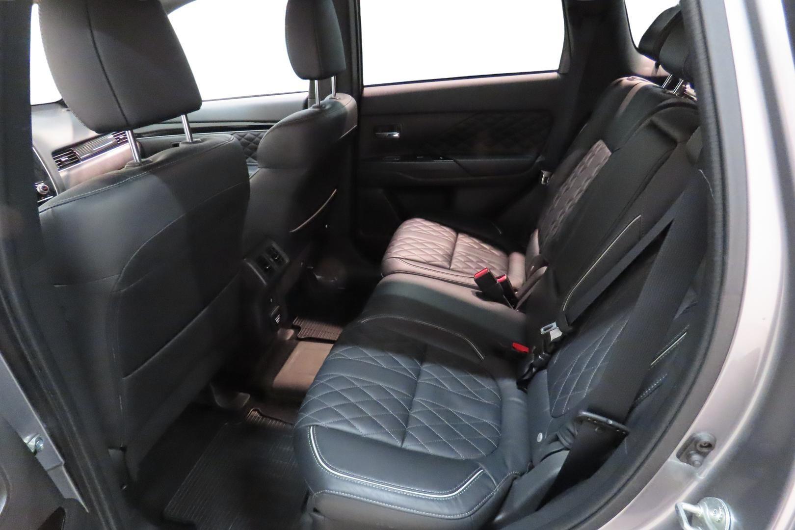 Mitsubishi Outlander PHEV 2020