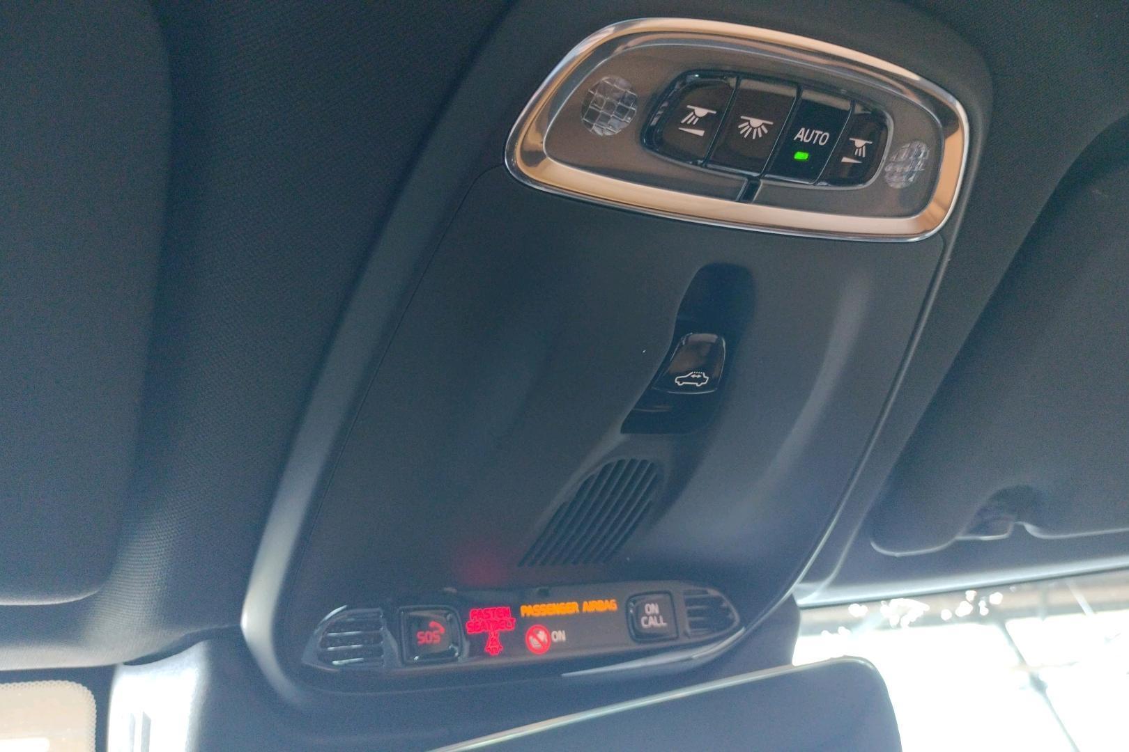 VOLVO XC60 2019