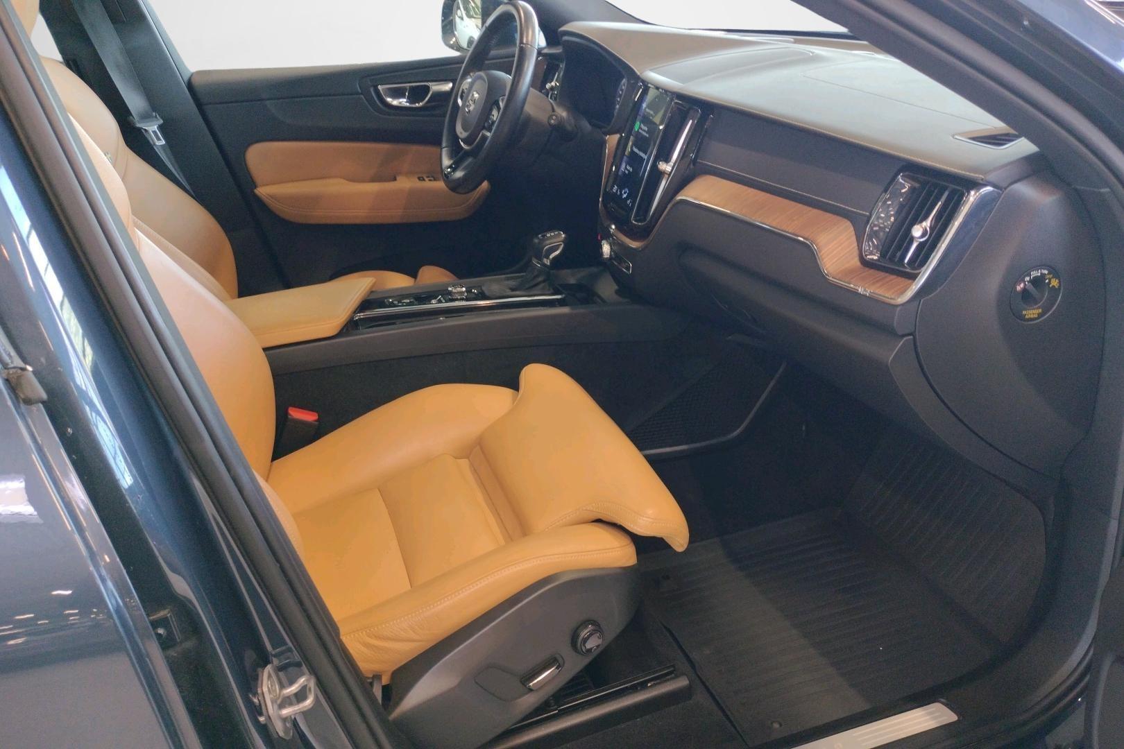 VOLVO XC60 2019